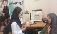 انجام غربالگری فشارخون و انجام آزمایشات قند و آموزش در خصوص جوانی جمعیت و فرزند پروری
