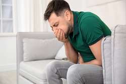 پرهیز از خوردن و آشامیدن در زمان تهوع