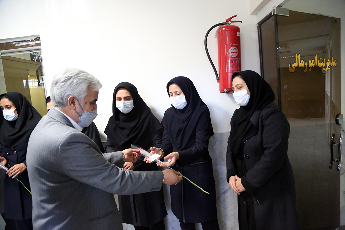 قدردانی از بانوان شاغل در دانشگاه علوم پزشکی استان به مناسبت روز زن