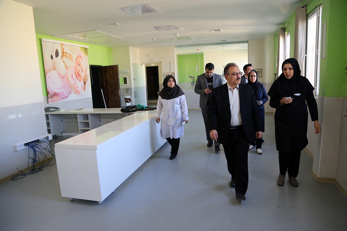 بازدید رئیس دانشگاه از مرکز درمان ناباروری بیمارستان بنت الهدی