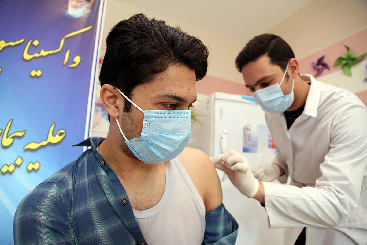 تزریق دومین  مرحله واکسن علیه بیماری کووید19 در خراسان شمالی